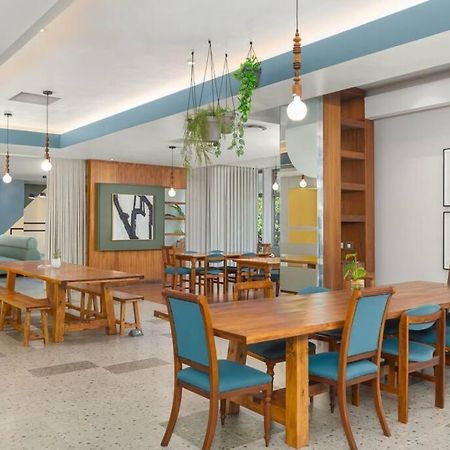 Central Modern City Escape Apartment! Cape Town Bagian luar foto
