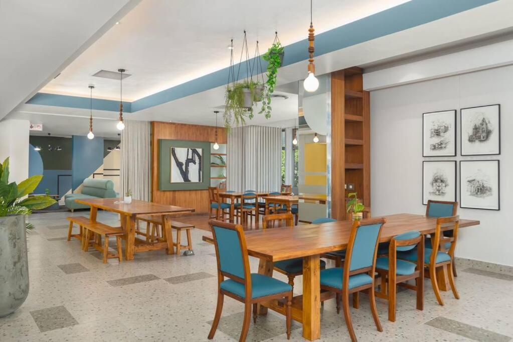 Central Modern City Escape Apartment! Cape Town Bagian luar foto